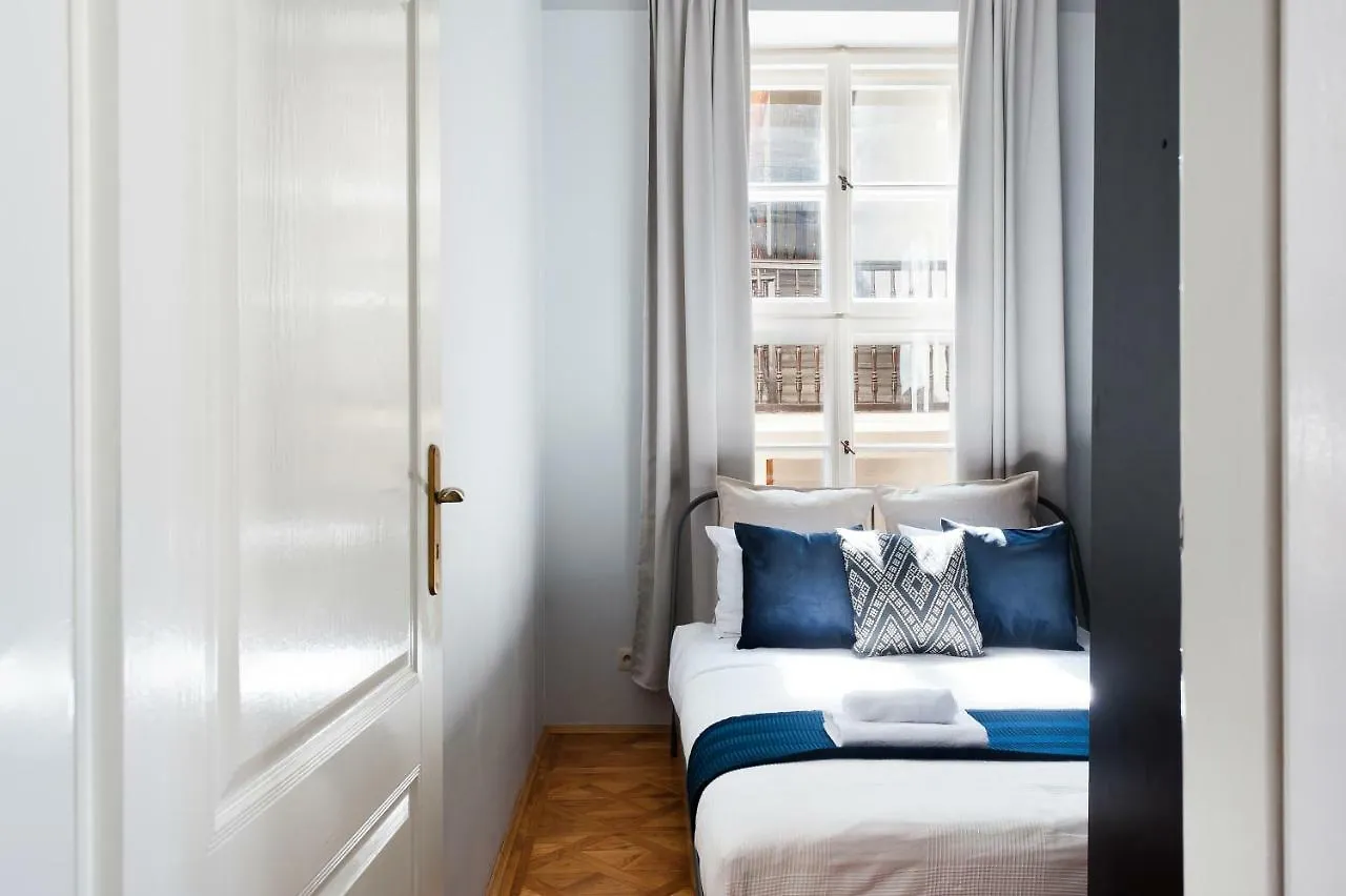 Square Apartment - Loftaffair Kraków