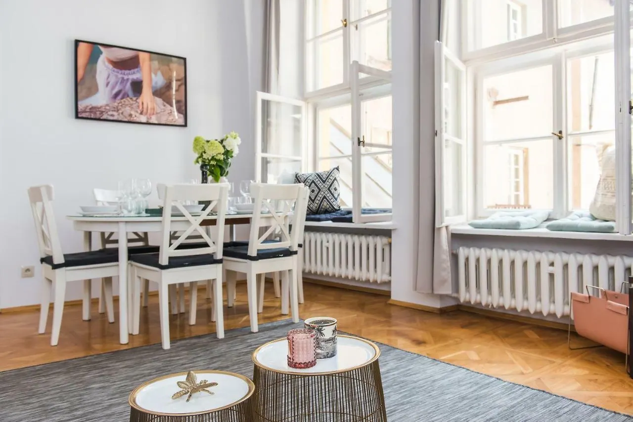 Square Apartment - Loftaffair location